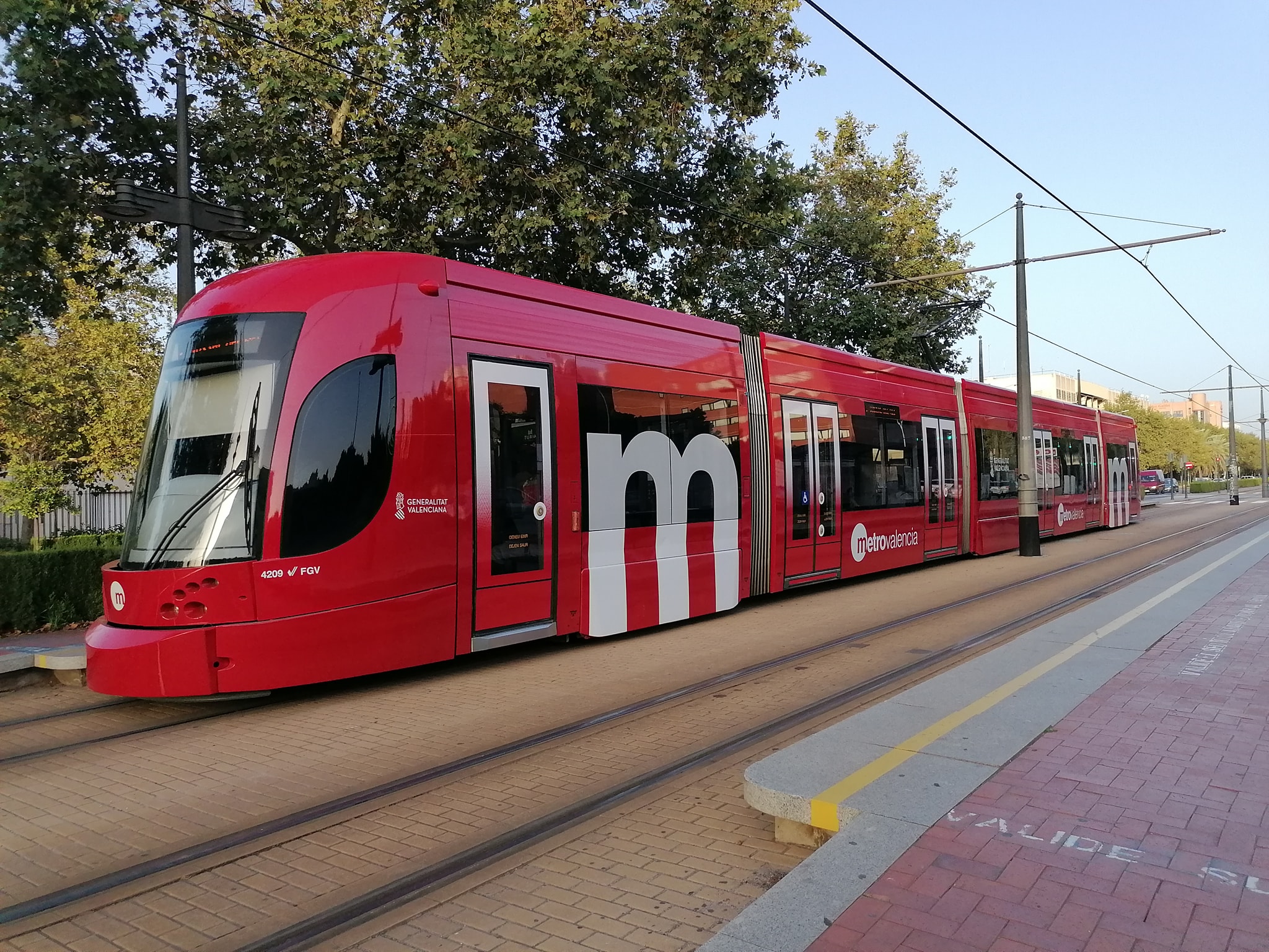 Tranvía con la nueva imagen. Foto Diego Javier Delgado Yelul